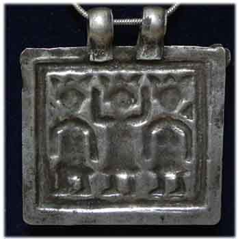 antikes Silberamulett 